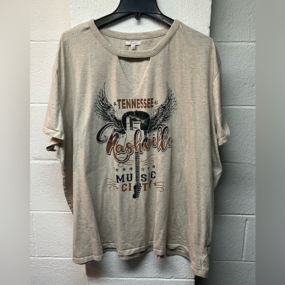Maurices Tops - Maurices Nashville Tennessee
Music City Graphic Shirt Women. 4x